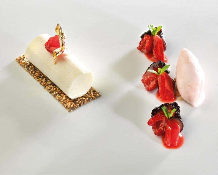 MOUSSE CON FRUTTI DI BOSCO